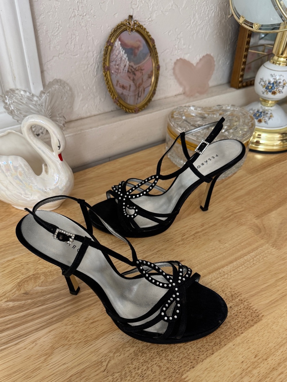Vintage Pesaro Y2K rhinestone strappy heels in classic black ✨ size 8